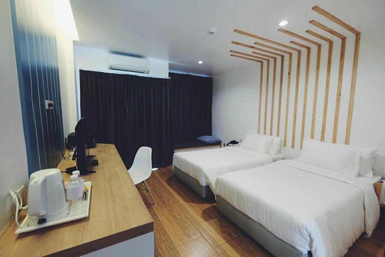The Galla Hotel Ranong Bagian luar foto