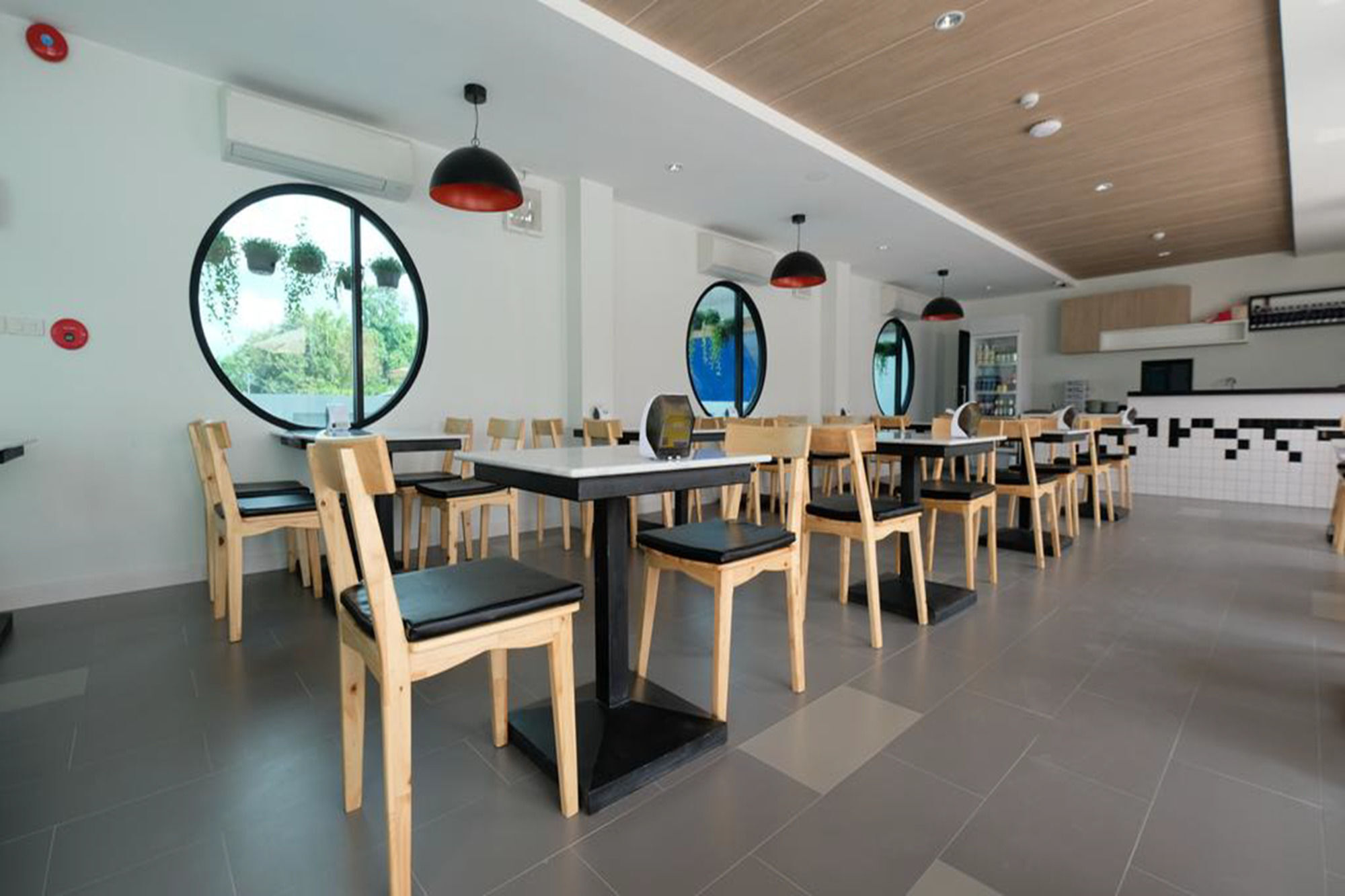 The Galla Hotel Ranong Bagian luar foto